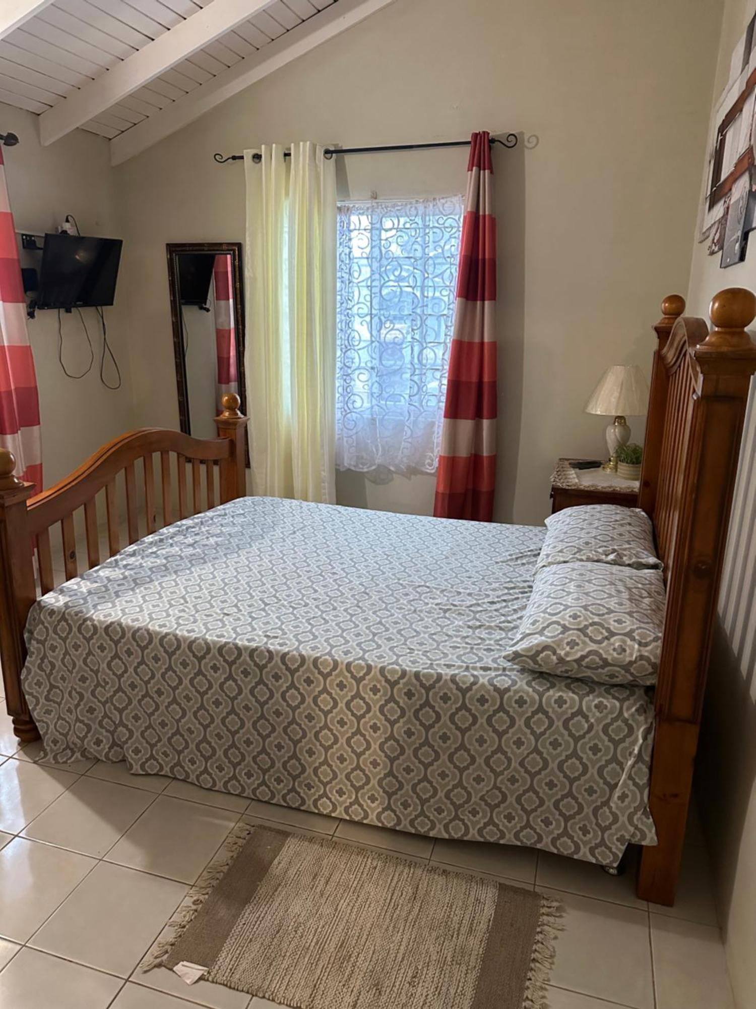 Rhyne Park Inn Бухта Монтего Экстерьер фото